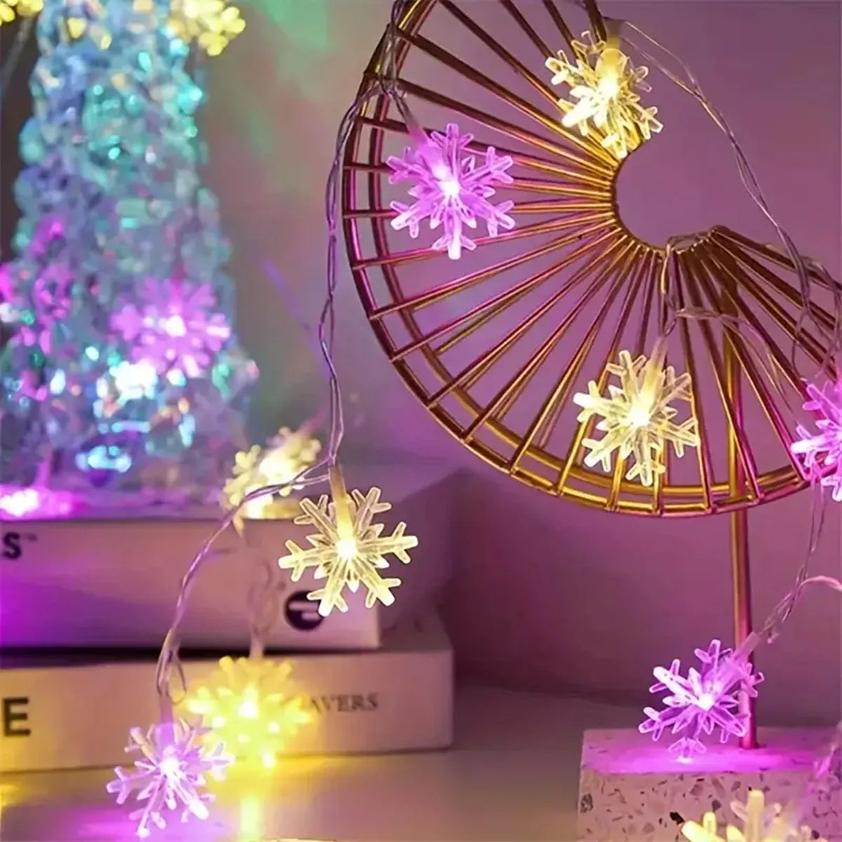 MiraFlake - LED Christmas Snowflake String Light