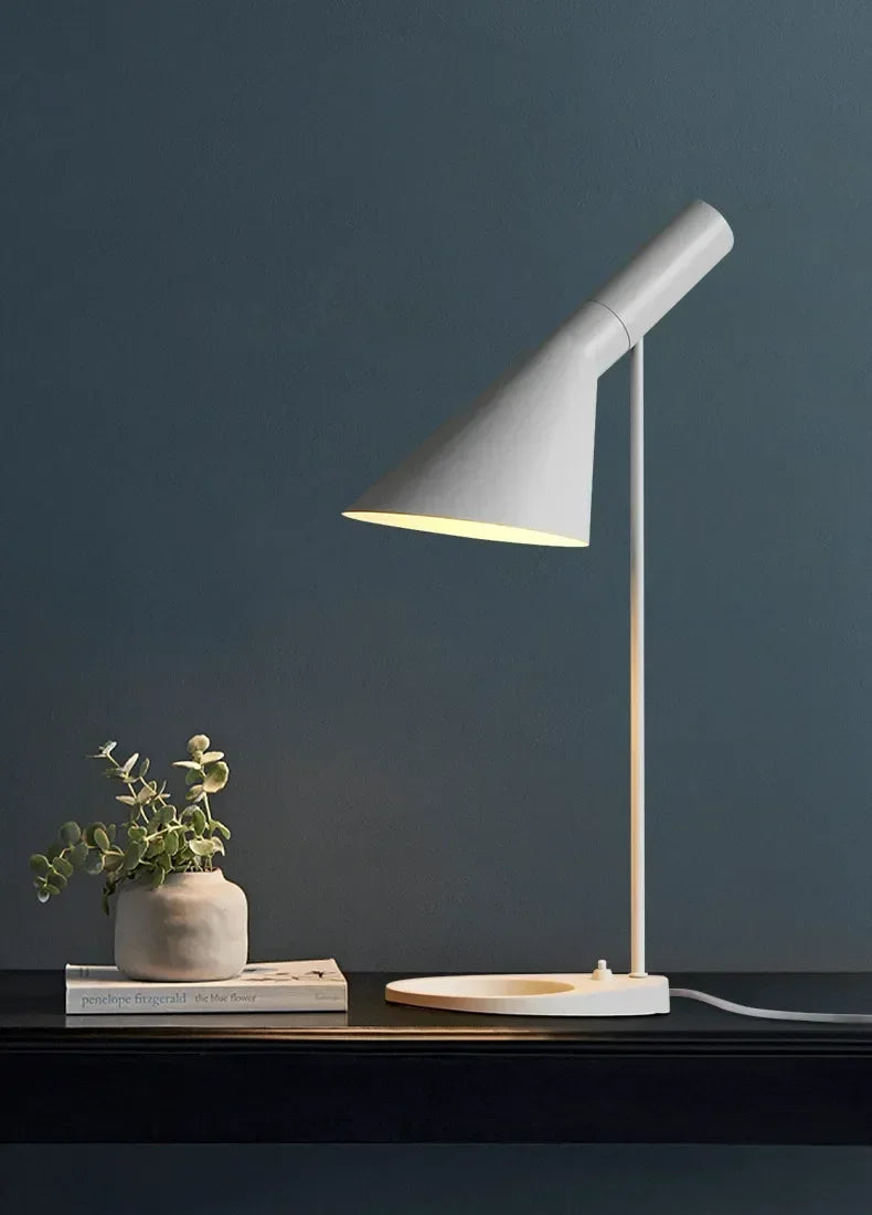 CoreStand – Modern LED Floor Lamp for Study & Living Room