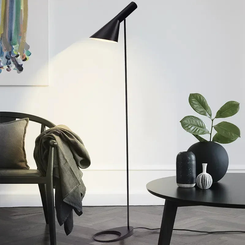 CoreStand – Modern LED Floor Lamp for Study & Living Room