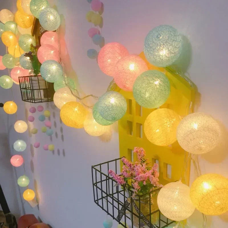 MiraCotton - LED Cotton Ball String Lights