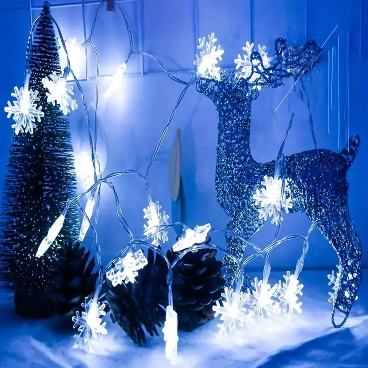 MiraFlake - LED Christmas Snowflake String Light